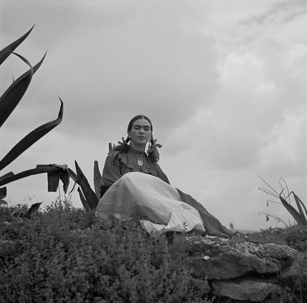 File:Toni Frissell - Frida Kahlo, seated next to an agave.jpg - Restoration